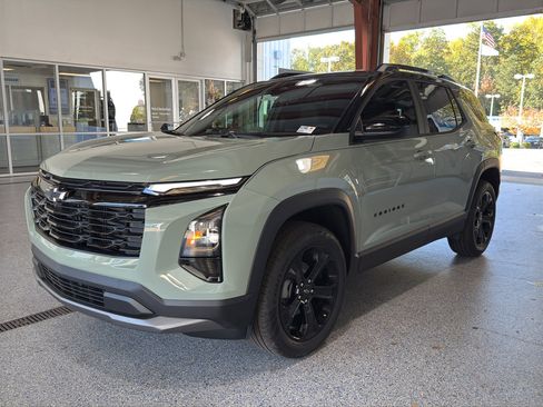 New 2026 Chevrolet Equinox LT w/ Convenience Package II image 3