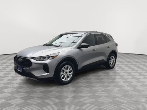 Used 2023 Ford Escape Active w/ Cold Weather Package image 33