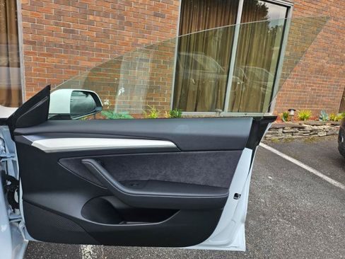 Used 2023 Tesla Model 3 Standard Range RWD image 56