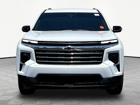 Used 2026 Chevrolet Traverse LT w/ LPO, Floor Liner Package FWD image 2