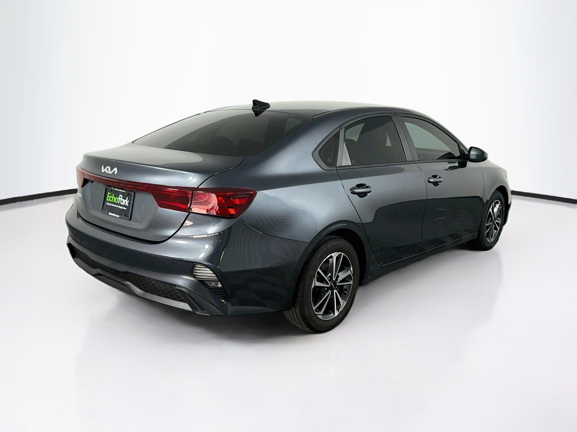 Used 2024 Kia Forte LXS w/ LXS Technology Package FWD image 9