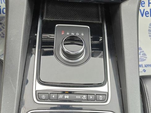 Used 2020 Jaguar F-PACE Premium image 35