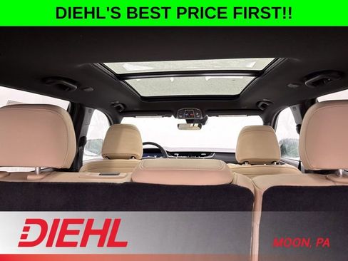 New 2025 Jeep Grand Cherokee Limited w/ Black Appearance Package AWD/4WD image 10