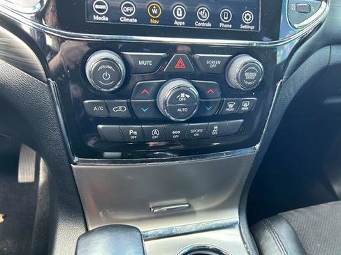 Certified 2022 Jeep Grand Cherokee Laredo X image 28