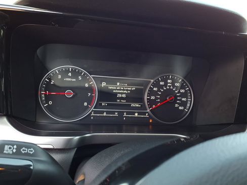 Certified 2023 Kia Sorento S FWD image 10