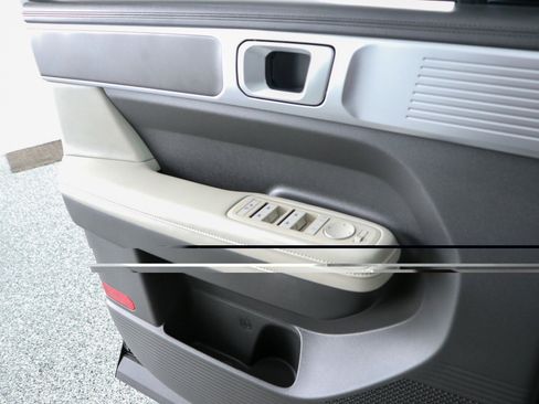Used 2025 Hyundai Santa Fe SEL FWD image 21