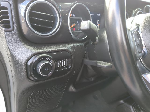 Certified 2020 Jeep Wrangler Unlimited Sahara AWD/4WD image 15
