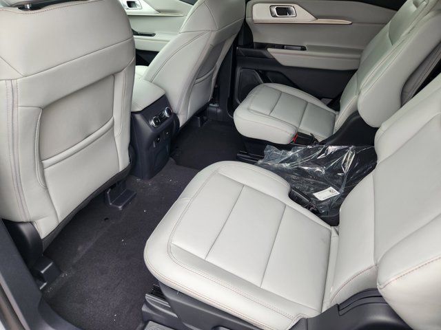 New 2026 Ford Explorer Active w/ Active Comfort Package RWD image 30