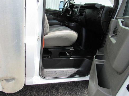 Used 2024 Chevrolet Express 3500 w/ Power Convenience Package RWD image 13