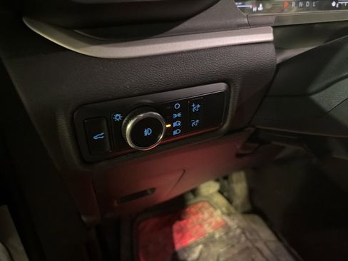 Used 2024 Ford Explorer XLT w/ Equipment Group 202A image 18