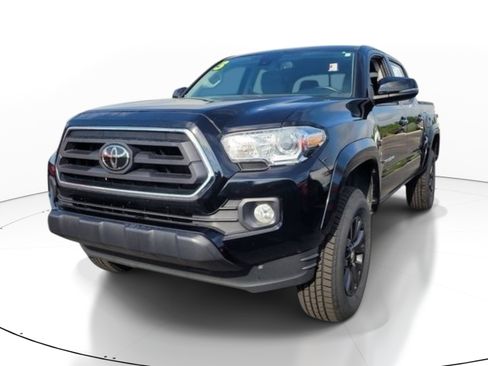 Used 2023 Toyota Tacoma SR5 w/ Technology Package AWD/4WD image 3