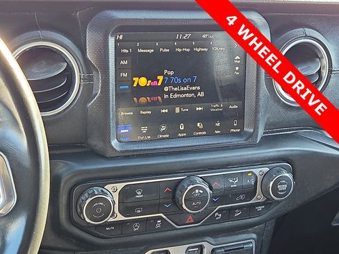 Used 2018 Jeep Wrangler Unlimited Sahara image 17