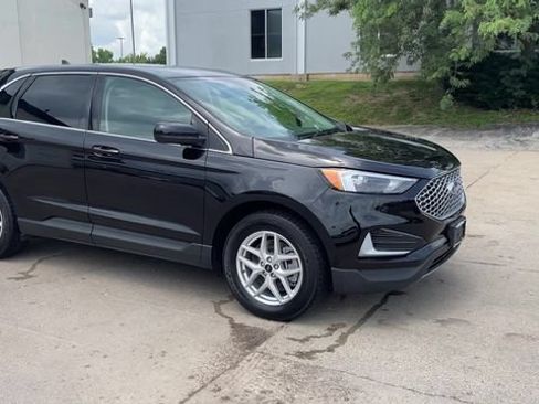 Used 2024 Ford Edge SEL AWD/4WD image 2