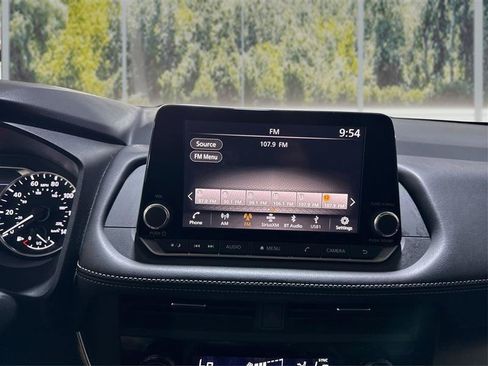 Used 2025 Nissan Rogue SV AWD/4WD image 16