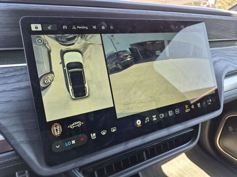 Used 2023 Rivian R1S Adventure AWD/4WD image 13