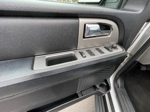 Used 2017 Ford Expedition EL XLT image 12