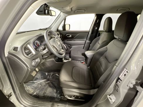 Used 2022 Jeep Renegade Latitude w/ Convenience Group image 21