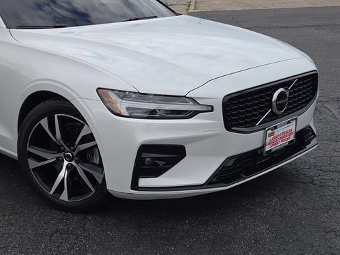 Used 2024 Volvo S60 B5 Core FWD image 2