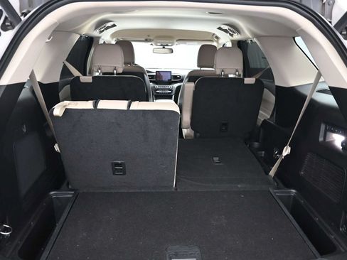 Used 2020 Ford Explorer Limited w/ Class III Trailer Tow Package AWD/4WD image 16