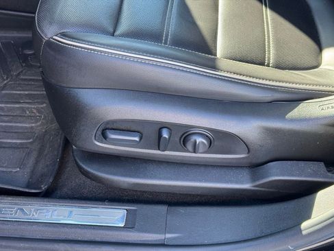 Used 2019 GMC Acadia Denali w/ Technology Package image 25