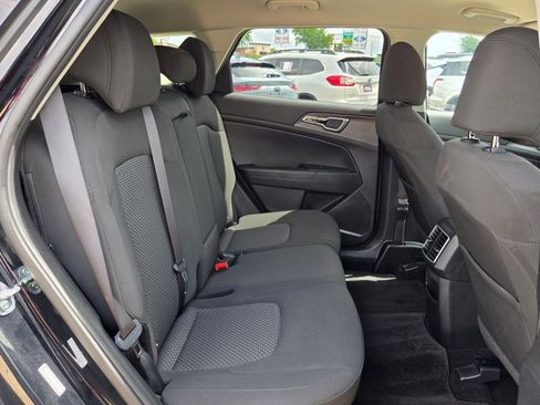 Used 2025 Kia Sportage LX FWD image 19