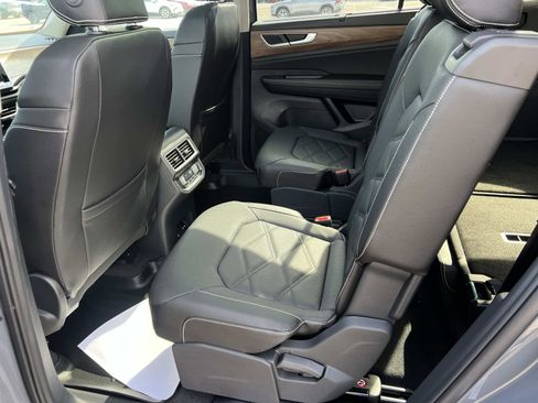 New 2026 Volkswagen Atlas SE image 11