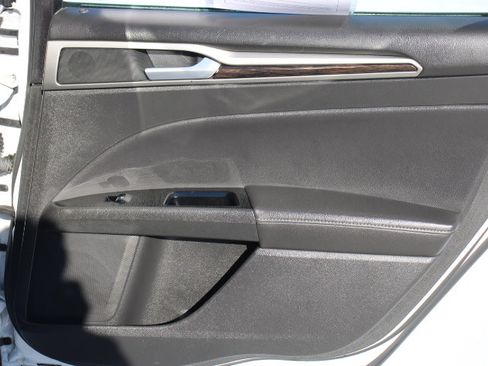 Used 2014 Ford Fusion Energi SE w/ Driver Assist Package image 16