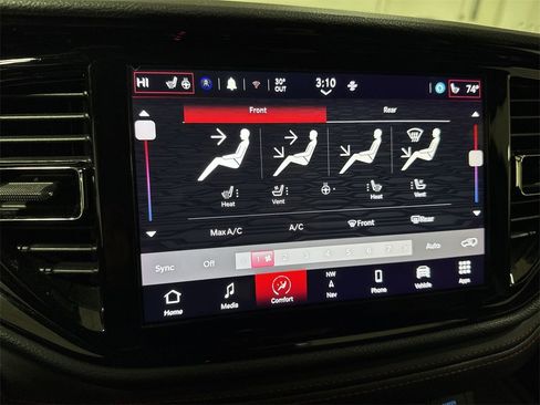 Used 2024 Dodge Durango GT image 17