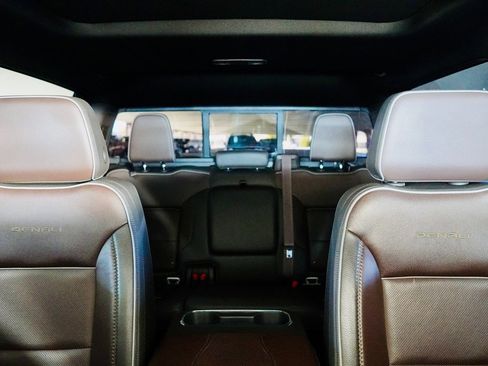 Used 2023 GMC Sierra 1500 Denali w/ Denali Reserve Package image 9