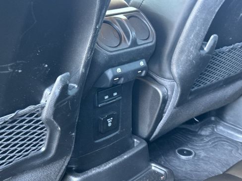 Used 2025 Jeep Wrangler Unlimited Rubicon AWD/4WD image 20