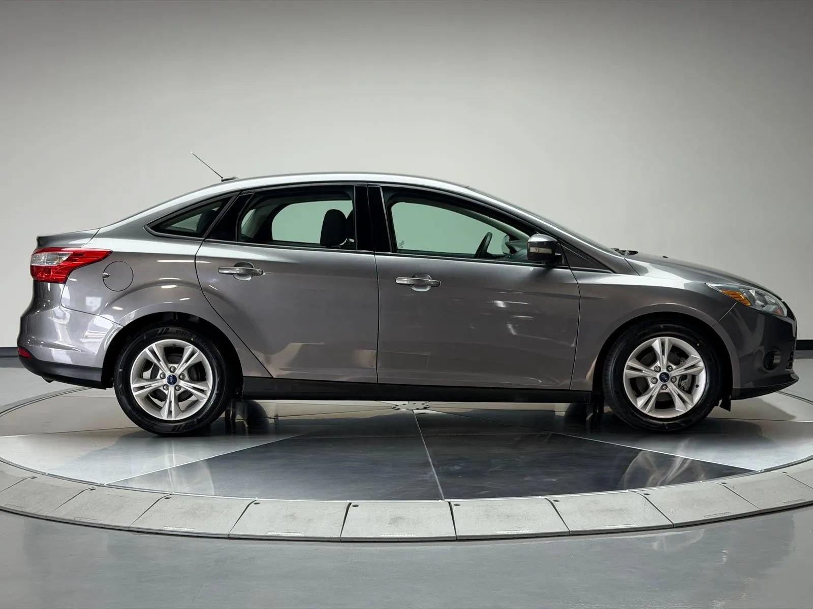 Used 2014 Ford Focus SE FWD image 6