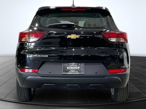 Used 2021 Chevrolet TrailBlazer LS FWD image 4