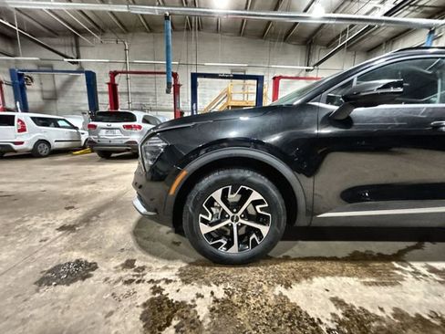 Certified 2024 Kia Sportage EX w/ EX Premium Package image 21