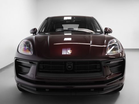 Certified 2024 Porsche Macan AWD/4WD image 8