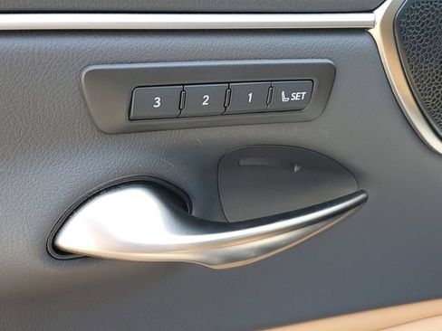 Used 2025 Lexus ES 350 Ultra Luxury w/ Accessory Package (Z1) FWD image 23