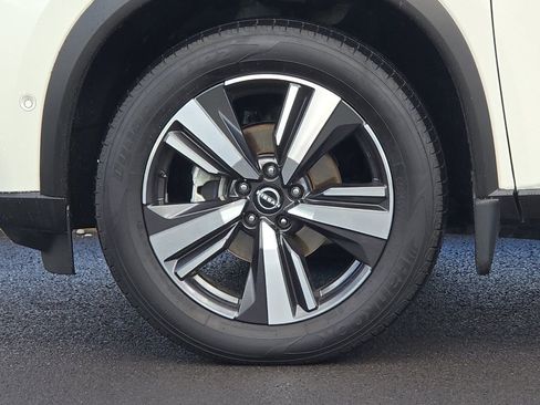 Used 2023 Nissan Rogue Platinum AWD/4WD image 32