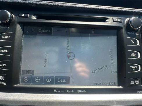 Used 2018 Toyota Highlander Limited AWD/4WD image 20