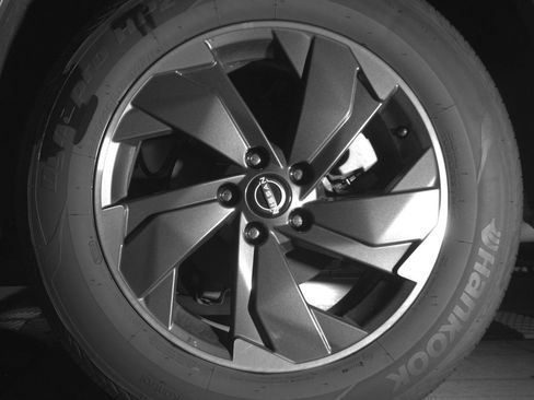Used 2025 Nissan Rogue SV AWD/4WD image 14