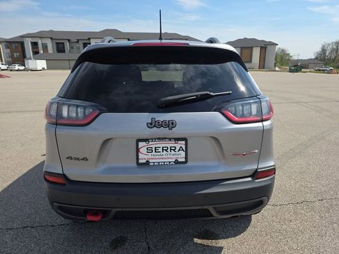 Used 2020 Jeep Cherokee Trailhawk w/ Cold Weather Group AWD/4WD image 12