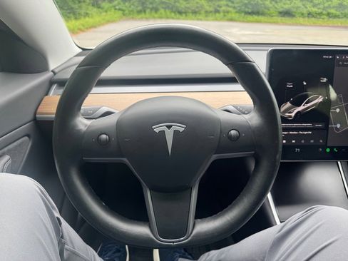 Used 2019 Tesla Model 3 Mid Range RWD image 17