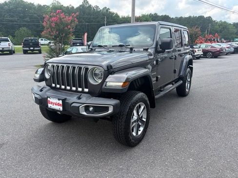 Used 2019 Jeep Wrangler Unlimited Sahara w/ Cold Weather Group AWD/4WD image 7