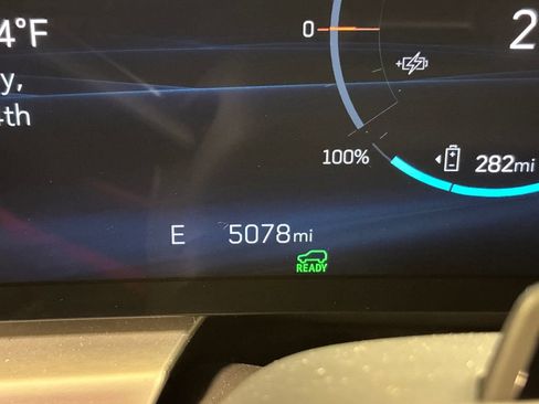 New 2025 Cadillac Lyriq Luxury image 41