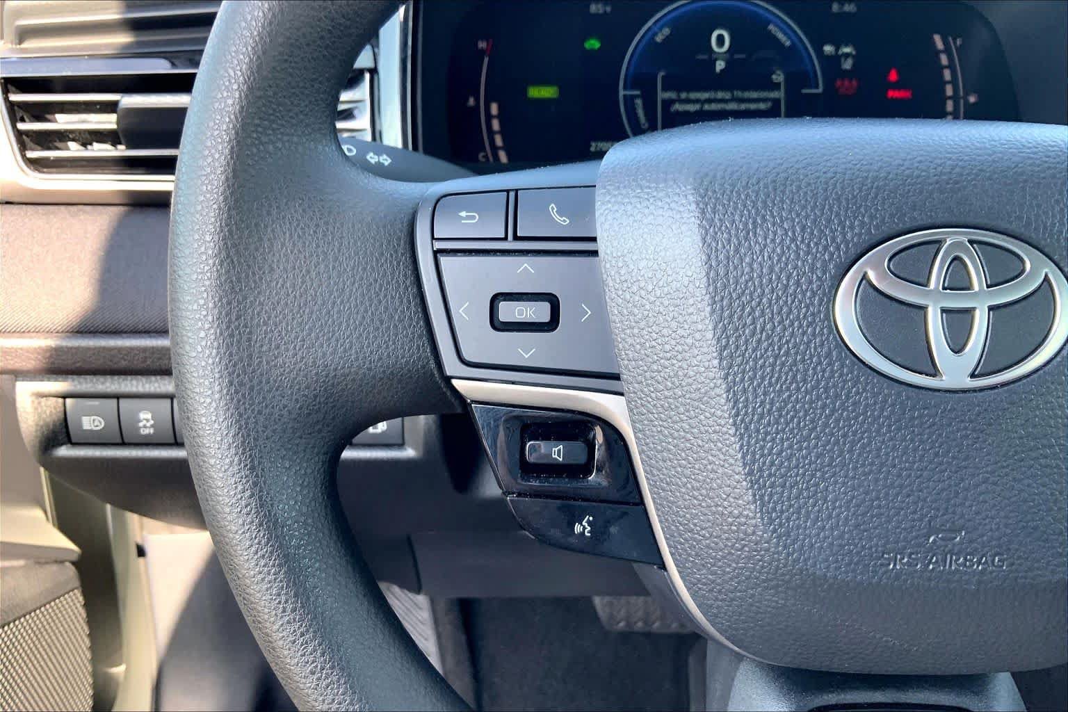 Used 2025 Toyota Camry LE FWD image 24