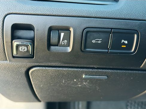 Used 2014 Chevrolet Impala LT w/ Convenience Package image 32