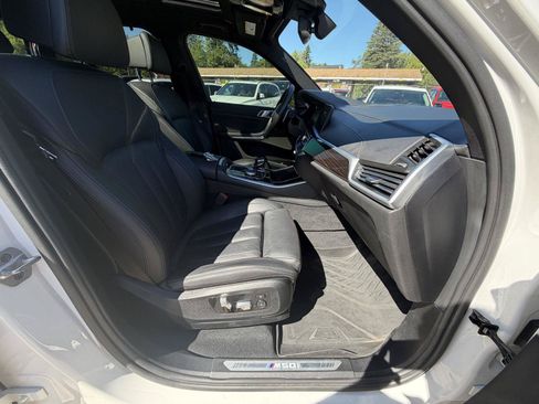 Used 2021 BMW X5 M50i w/ Dynamic Handling Package AWD/4WD image 41