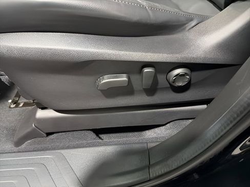 Certified 2025 Subaru Ascent Bronze Edition w/ Onyx Package image 13