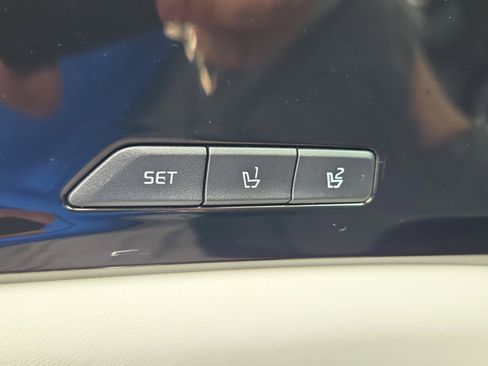 Used 2022 Kia Carnival SX FWD image 27