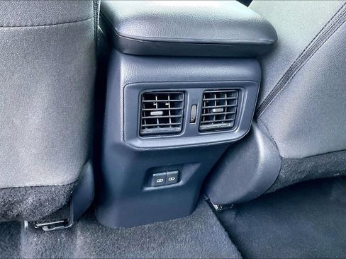 Used 2025 Toyota RAV4 XLE FWD image 33