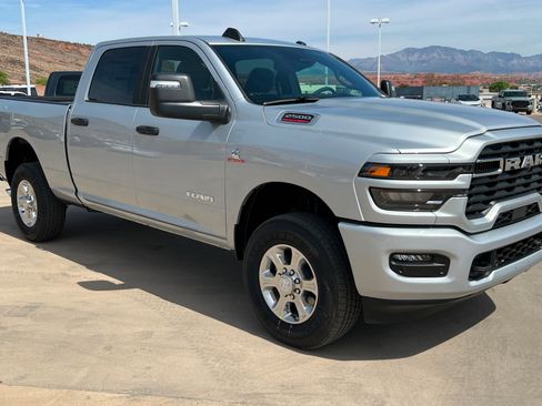 New 2026 RAM 2500 Big Horn AWD/4WD image 7