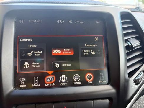 Used 2015 Jeep Cherokee Trailhawk w/ Comfort/Convenience Group AWD/4WD image 5